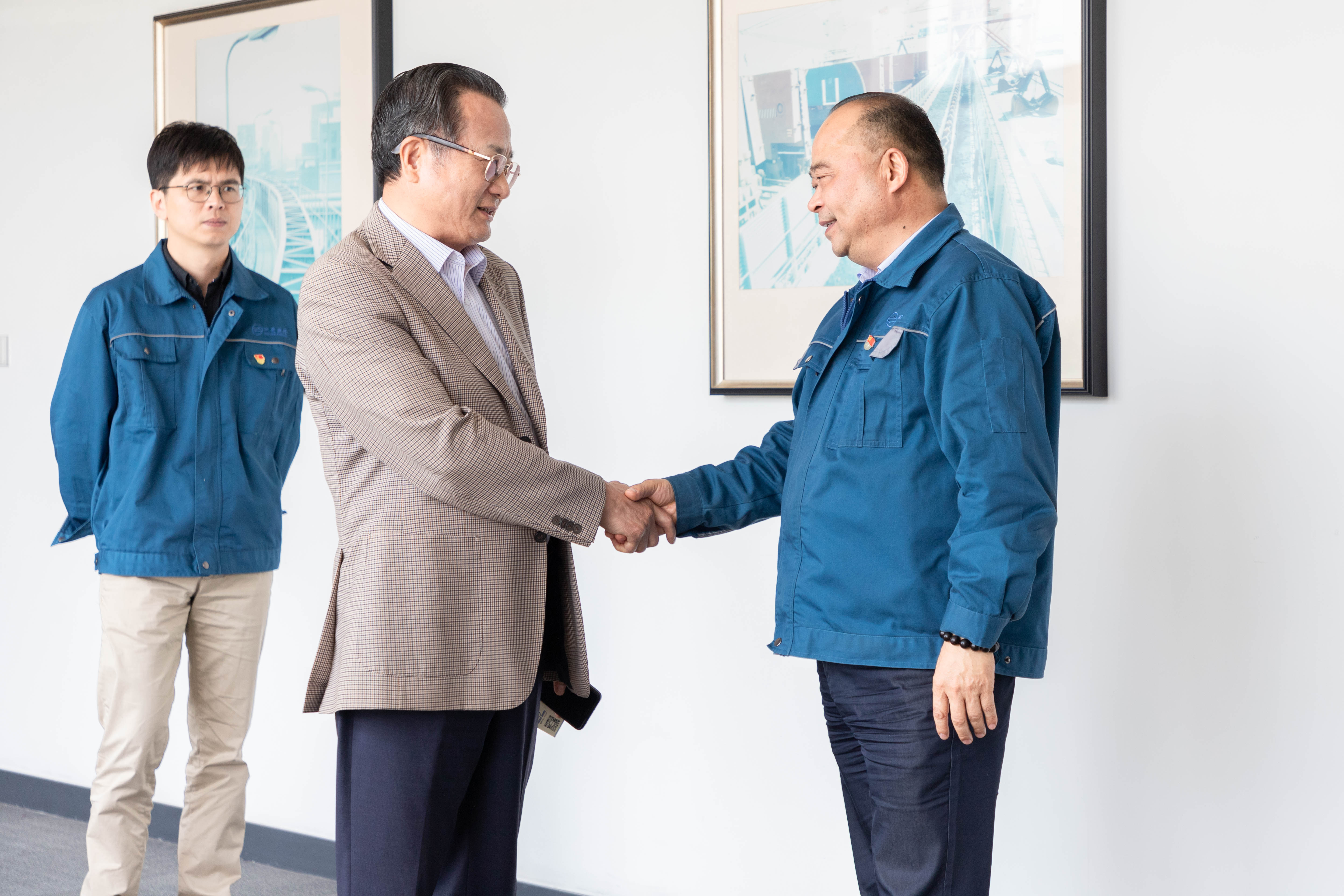 中國稅務(wù)學(xué)會副會長、浙江省稅務(wù)學(xué)會會長周廣仁領(lǐng)導(dǎo)一行蒞臨雙箭調(diào)研